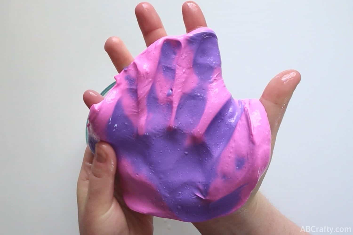 How to Make Color-Changing Thermochromic Slime - WeHaveKids