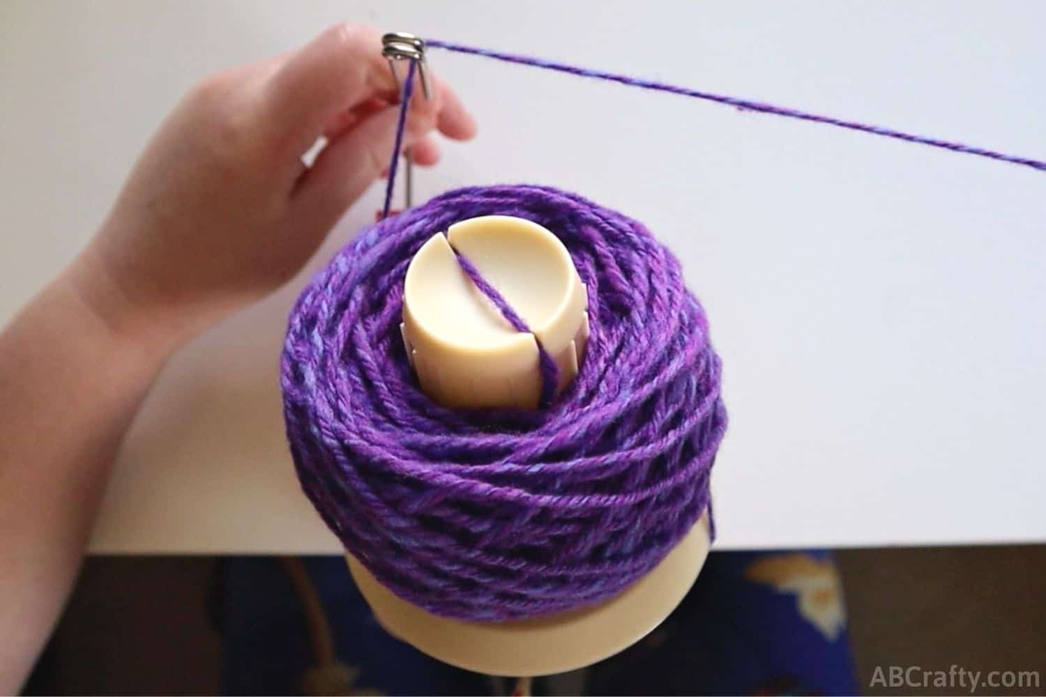 SolidGnik Yarn Ball Winder with Knitting Needles Set, Hand