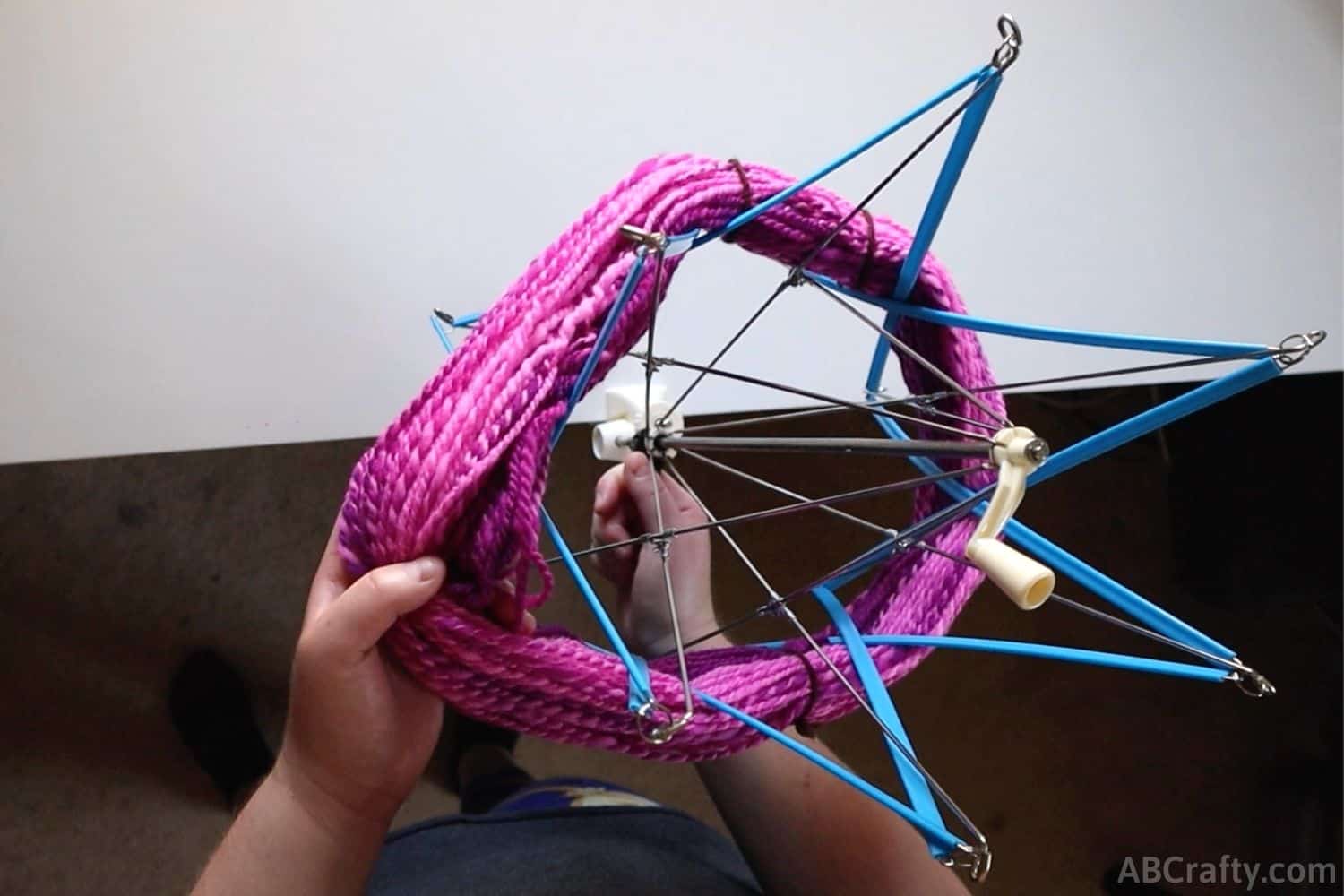 Guide: How to wind yarn with a yarn swift and a yarn winder