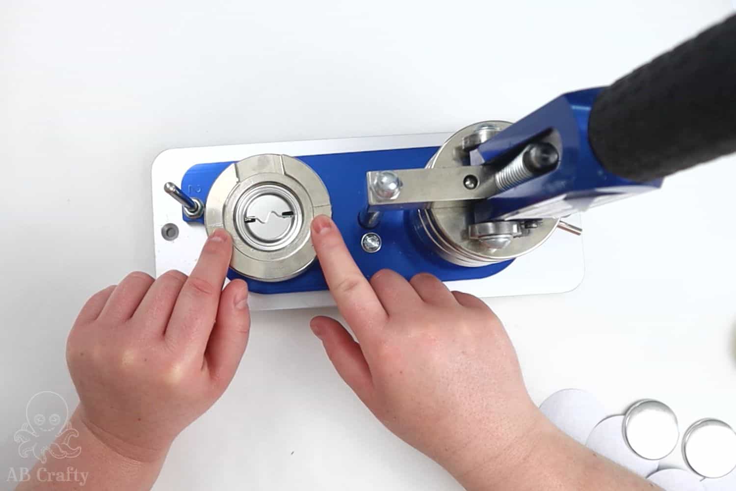 How to Make Buttons: The Ultimate Guide (+ Free Templates)
