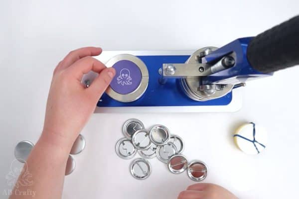 How to Make Buttons: The Ultimate Guide (+ Free Templates)